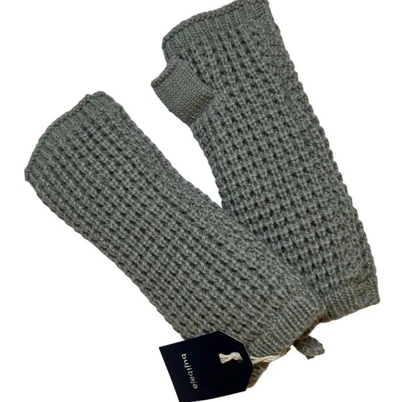 Hat Attack Buji Baka Waffle Knit‎ Plush Armwarmer Cozy Soft Grey Womens NWT - Picture 1 of 4